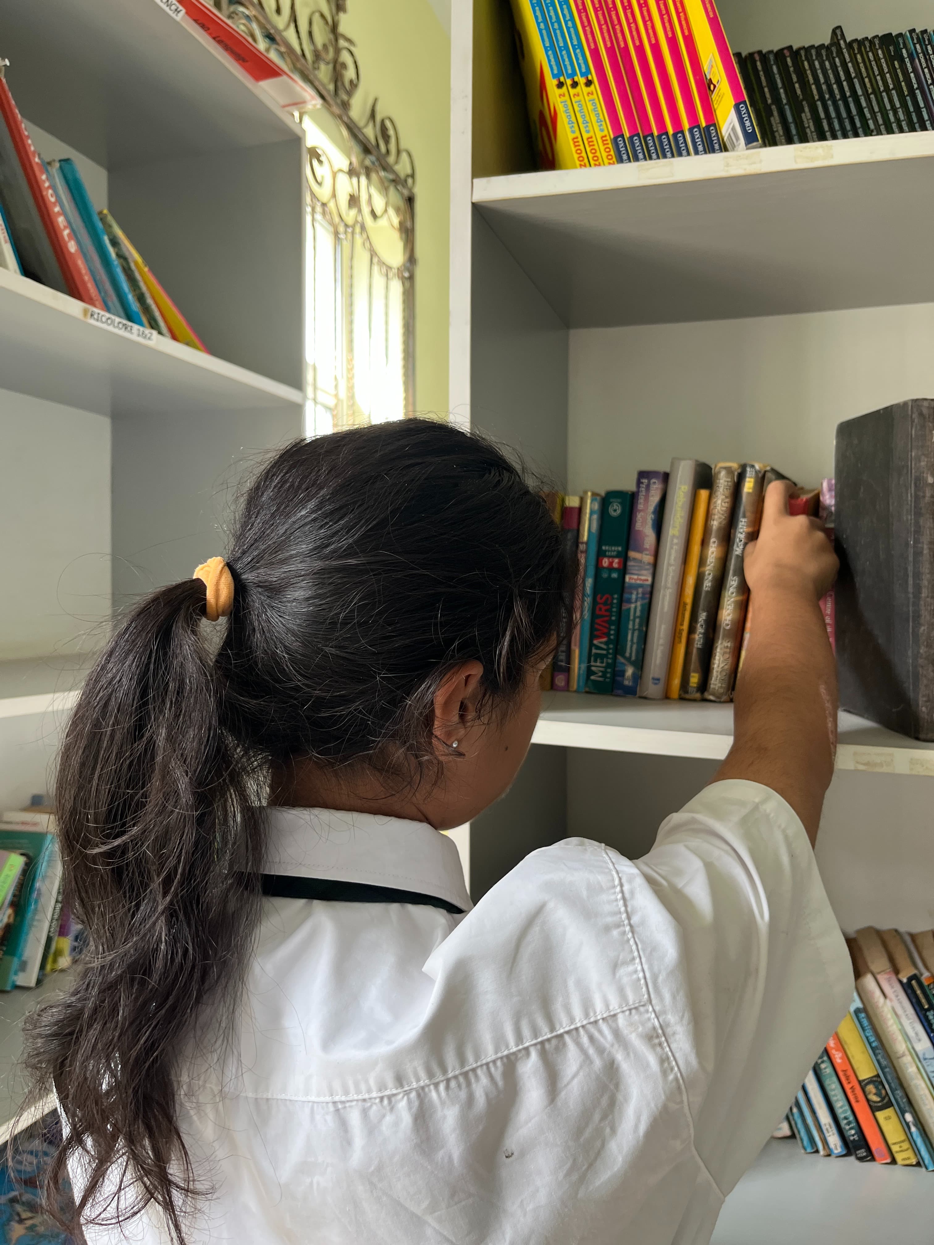 School library at Oxford Manor College